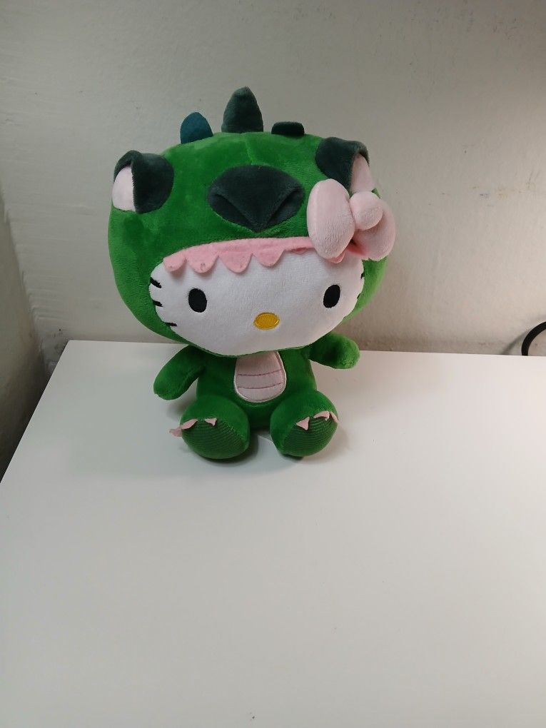 5 New Original Hello Kitty plushes + Hello Kitty Dinosaur tall 12 inches New.
Tall 8 to 10 inches each.
Impossible to find.
Only 30 dollars (all paid