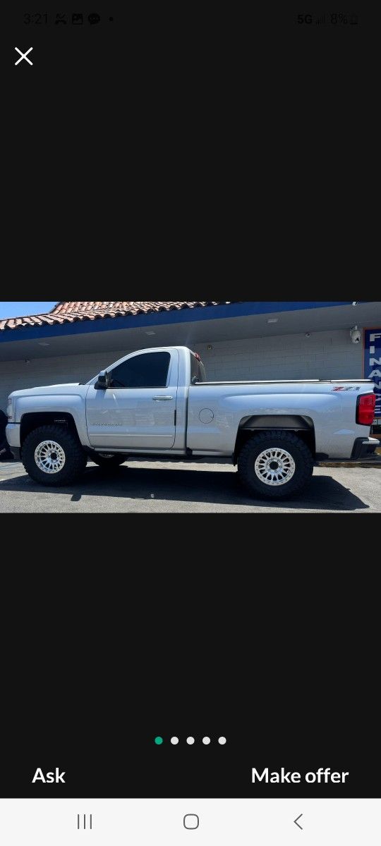 17" KM445 IMPACT w/ 35x12.50R17 Toyo MT Tires