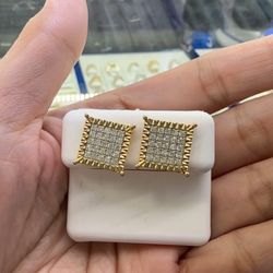 10K DIAMOND EARRINGS