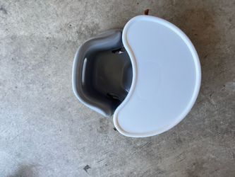 Upseat baby floor & booster for baby