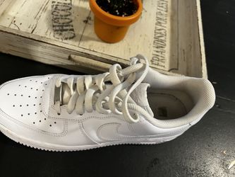 Nike Air Forces  For Men White Size 10 Used Look New