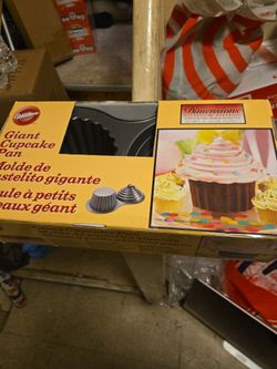 Wilton Giant Cupcake Pan