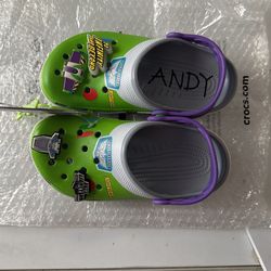 NEW WITH TAGS BuzzLightyear Crocs $45