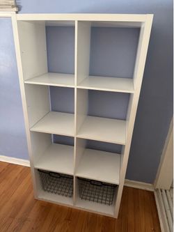 Bookcase w/storage