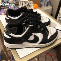 Nike Dunk low Size 1Y