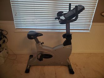 True Z7 Upright Exercise Bike - Stationary Bike - Gym Quality