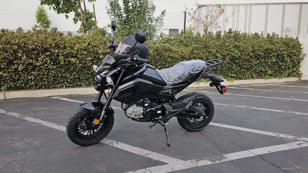 New Boom Vader Street Bike 1,799 for Sale in Santa Ana, CA OfferUp