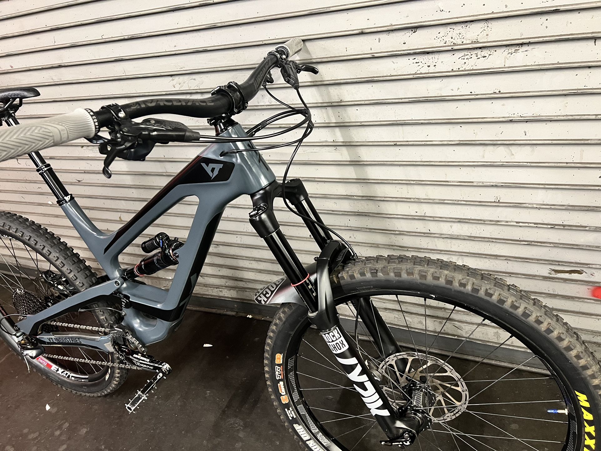 Yt Capra Carbon Fiber