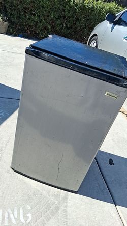 Mini fridge