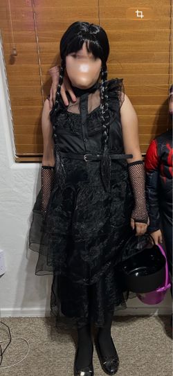 Costume Wednesday girl