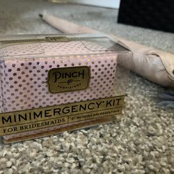 Bridesmaids Minimergency Kit