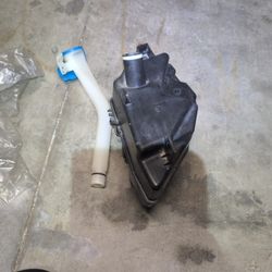 G35 Windshield Fluid Reservoir