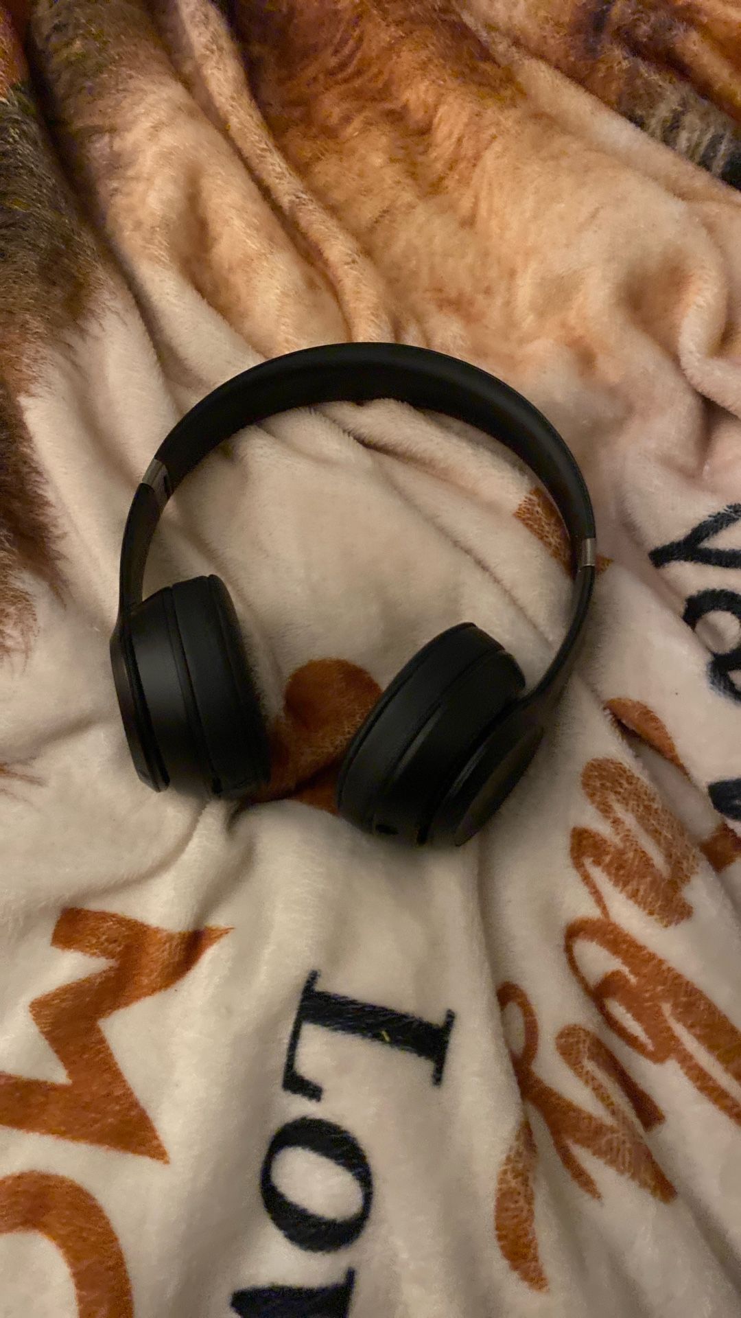 Beats brand new got the case too