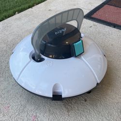 Brand New Charging Pool Vaccum 