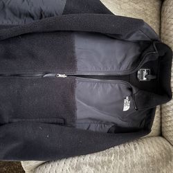 Woman’s North face Size L $20