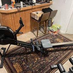 Concept 2 model D rowing machine. like new 