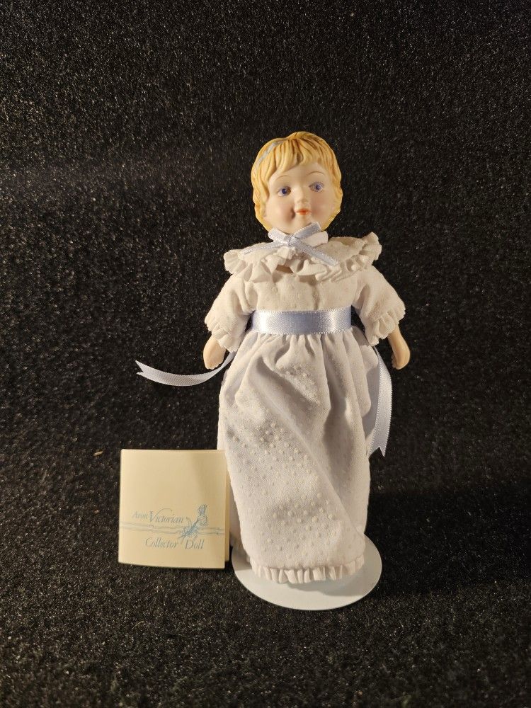 Vintage 1983 Avon Victorian Collector Doll Hand-Painted Porcelain Swiss Dot Dress.