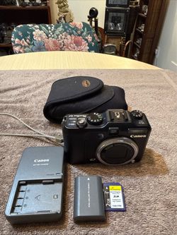 Canon Powershot G7 10 MP Professional Digital Compact Camera - Black