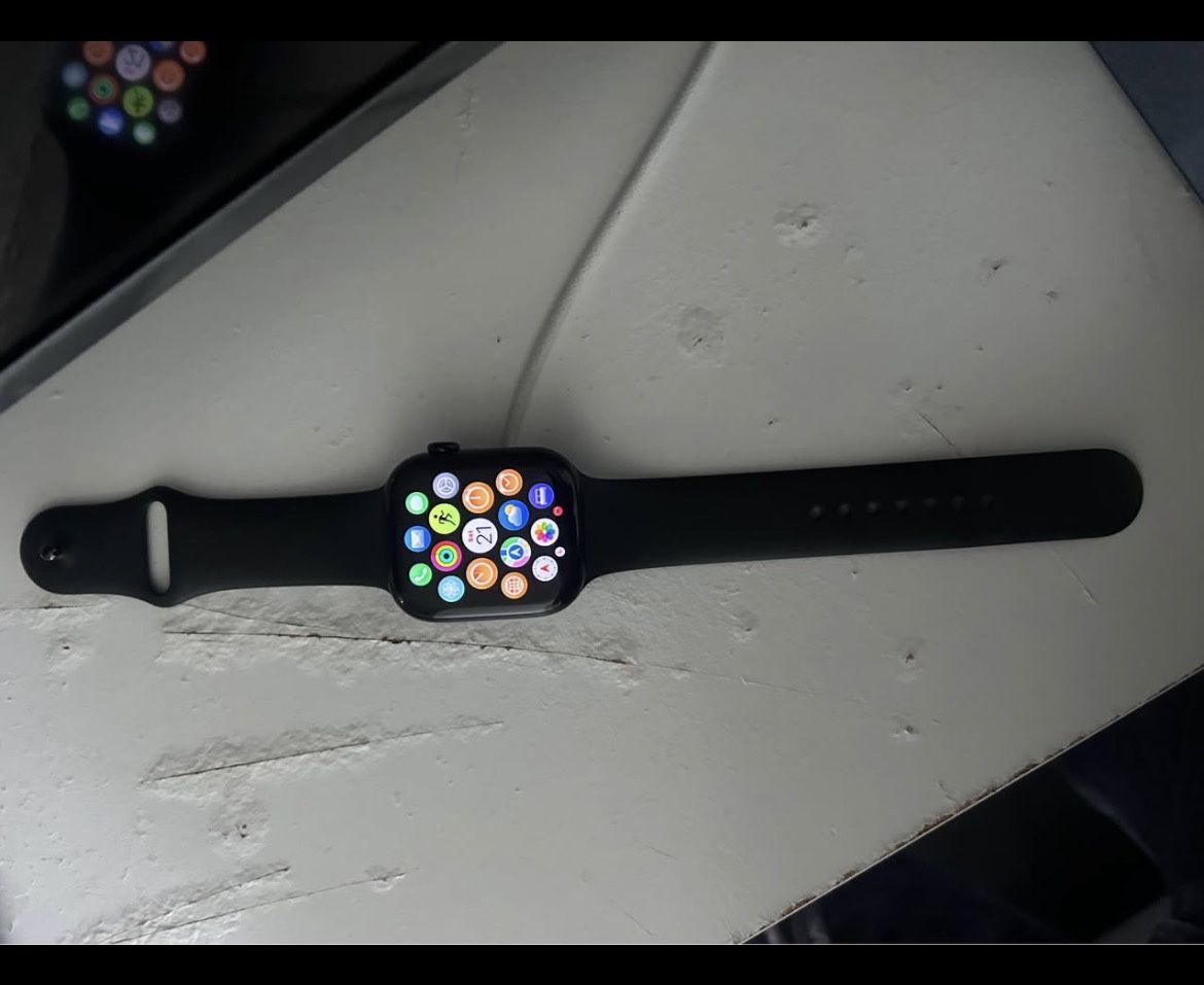 10 Series Apple Watch Cellular + GPS