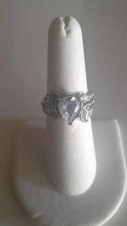 925 Sterling Silver Pear Shaped Ring Size 6