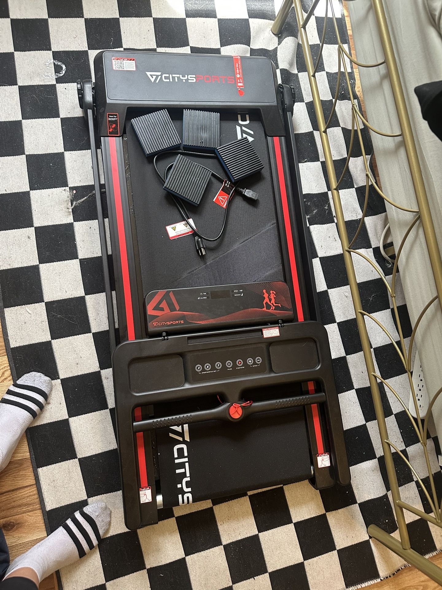 Folding treadmill