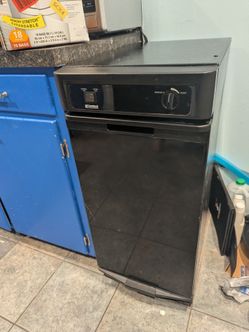 Trash compactor