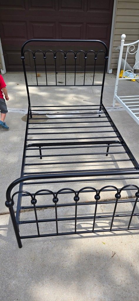Black Metal Twin Bed Frame