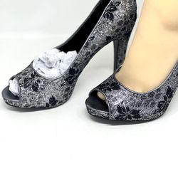 PRINCESS VERA WANG~NWOT~Women's Heels Peep Toe High Pump Gray Floral Sparkle Size 7M
