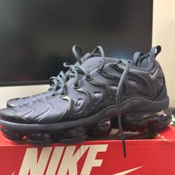 Nike Vapormax Plus Size 8.5