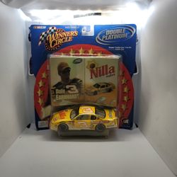 DIE-CAST WINNER'S CIRCLE