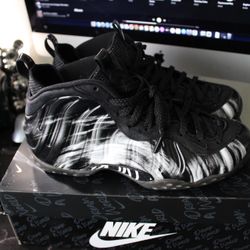 Nike Foamposite Size 10 “Dream A World Black”