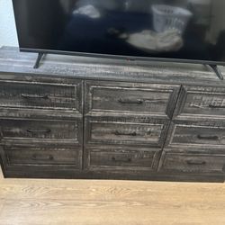 63” 9 Drawer Dresser