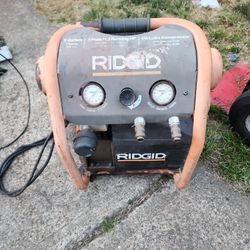 Ridged 5 Gallon Aircompressor 