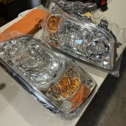 2004 Toyota Highlander Headlights $65