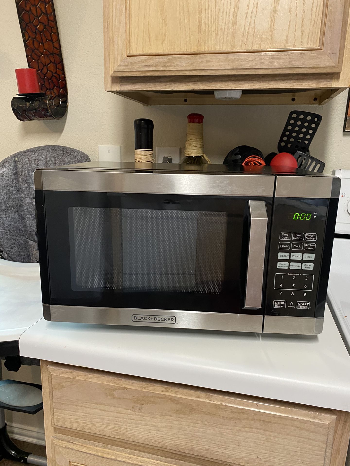 Black and Decker stainless steel microwave