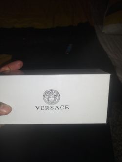 Clean dark men's Versace  sunglasses. Perfect for the summer