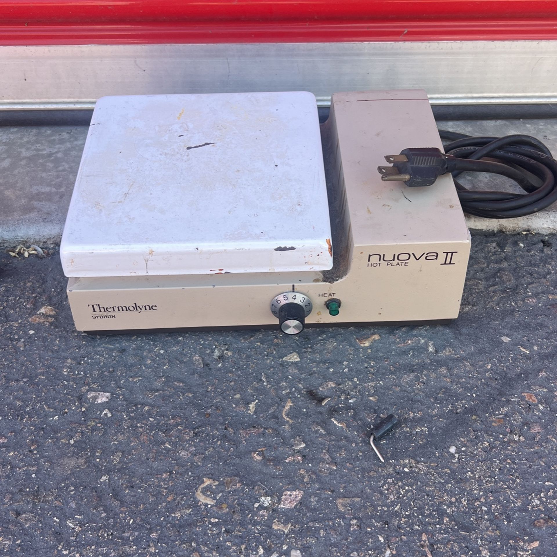Nova II Hot Plate Thermolyne Model HP18325 7 Watt, 7" x 7"