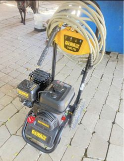 Shop DEWALT 3400 PSI 2.5 GPM Gas Pressure Washer with Maintenance-Free Pump, Heavy-Duty Commercial C