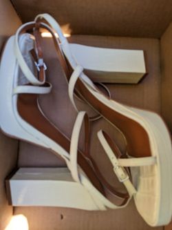 New, Marc Fisher LTD Block Platform Heels