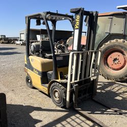 2015 Yale 4000 Pound Forklift Lift truck 