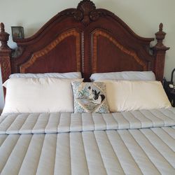 King Bedroom Set. In Excellent Condition. Includes Box Spring and metres,  Dresser with mirror.
