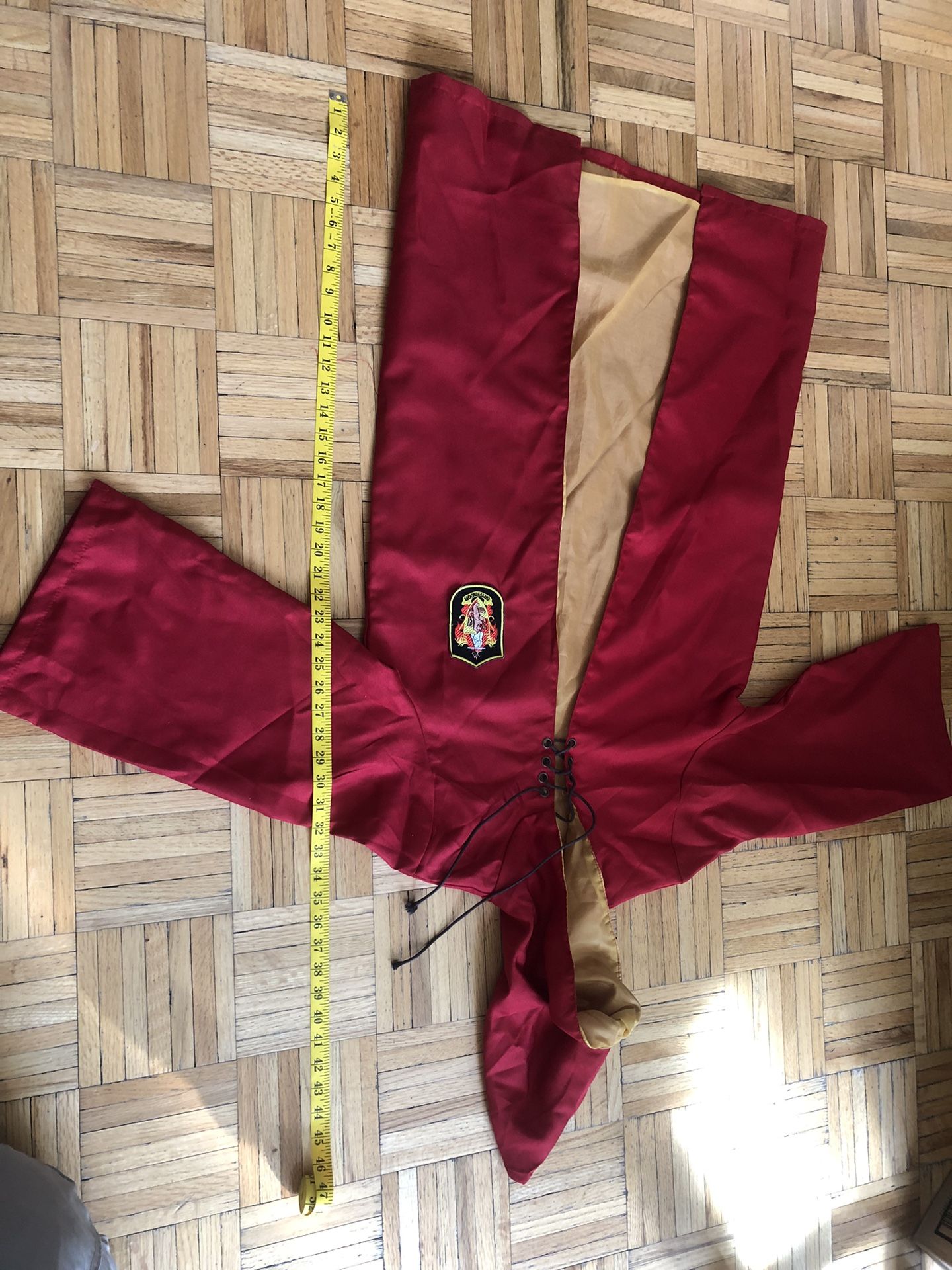 Gryffindor Harry Potter costume cape with logo Halloween