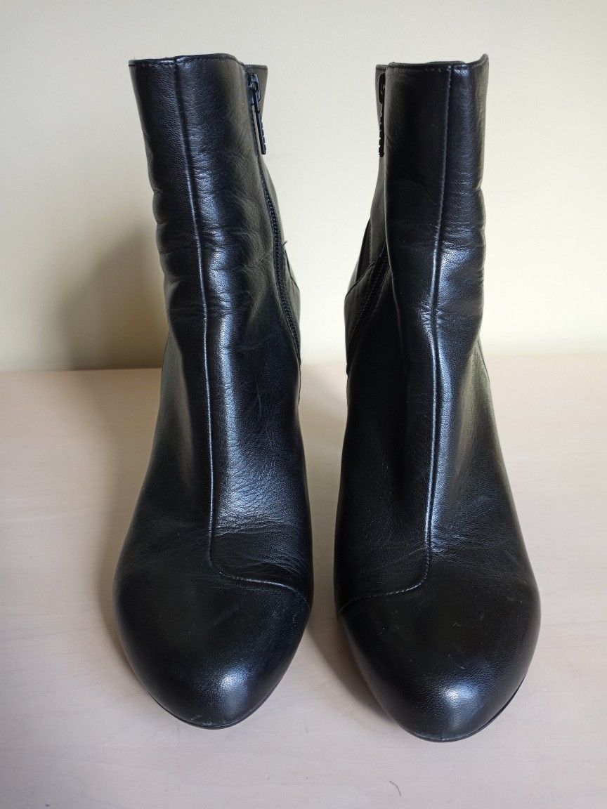 TSUB0 Black Leather BOOTS Size 9