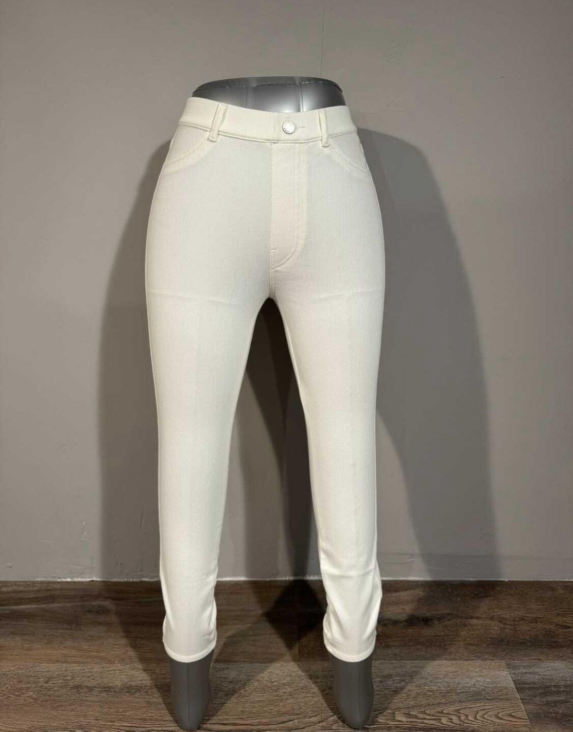 Like New White Jegging Pants XS