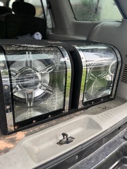 Dual illuminite 12” subwoofer box with subs