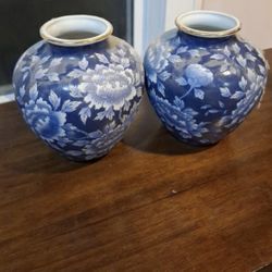 Hand-painted Pair of Chinese Blue & White Flower Porcelain Vase 