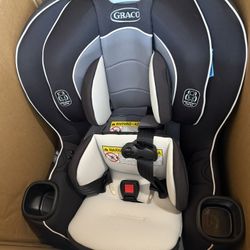 Brand New Graco Extend2Fit