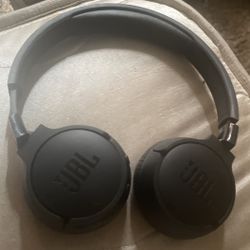 JBL TUNE 500