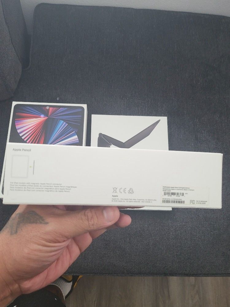 IPad Pro , Keyboard Cover. Ipen