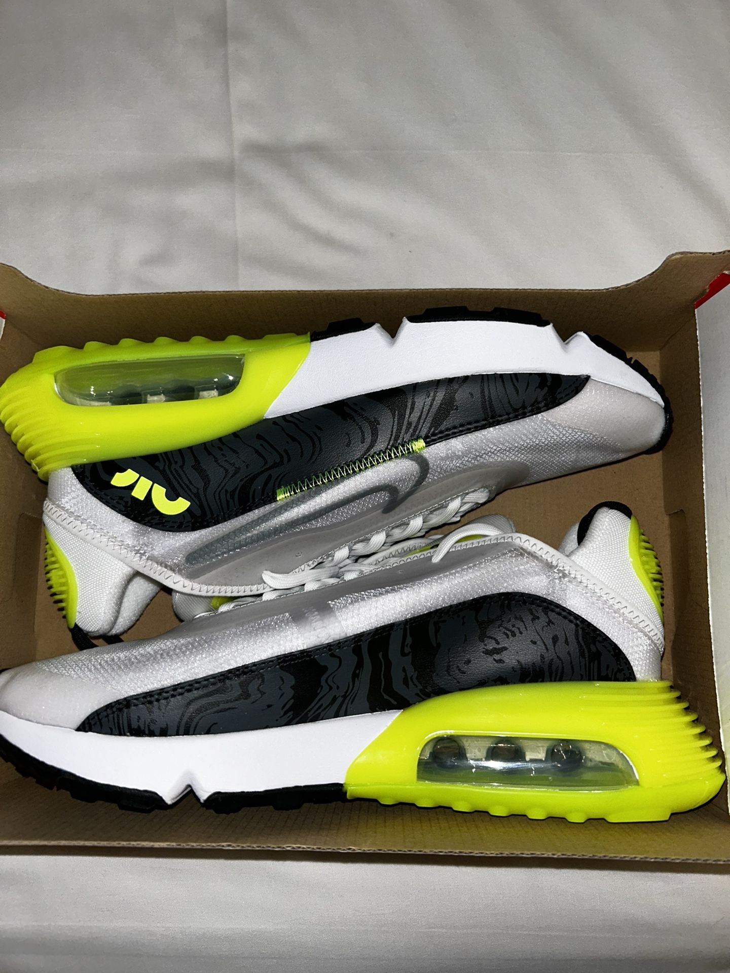 Nike Air Max 2090 “White Volt”